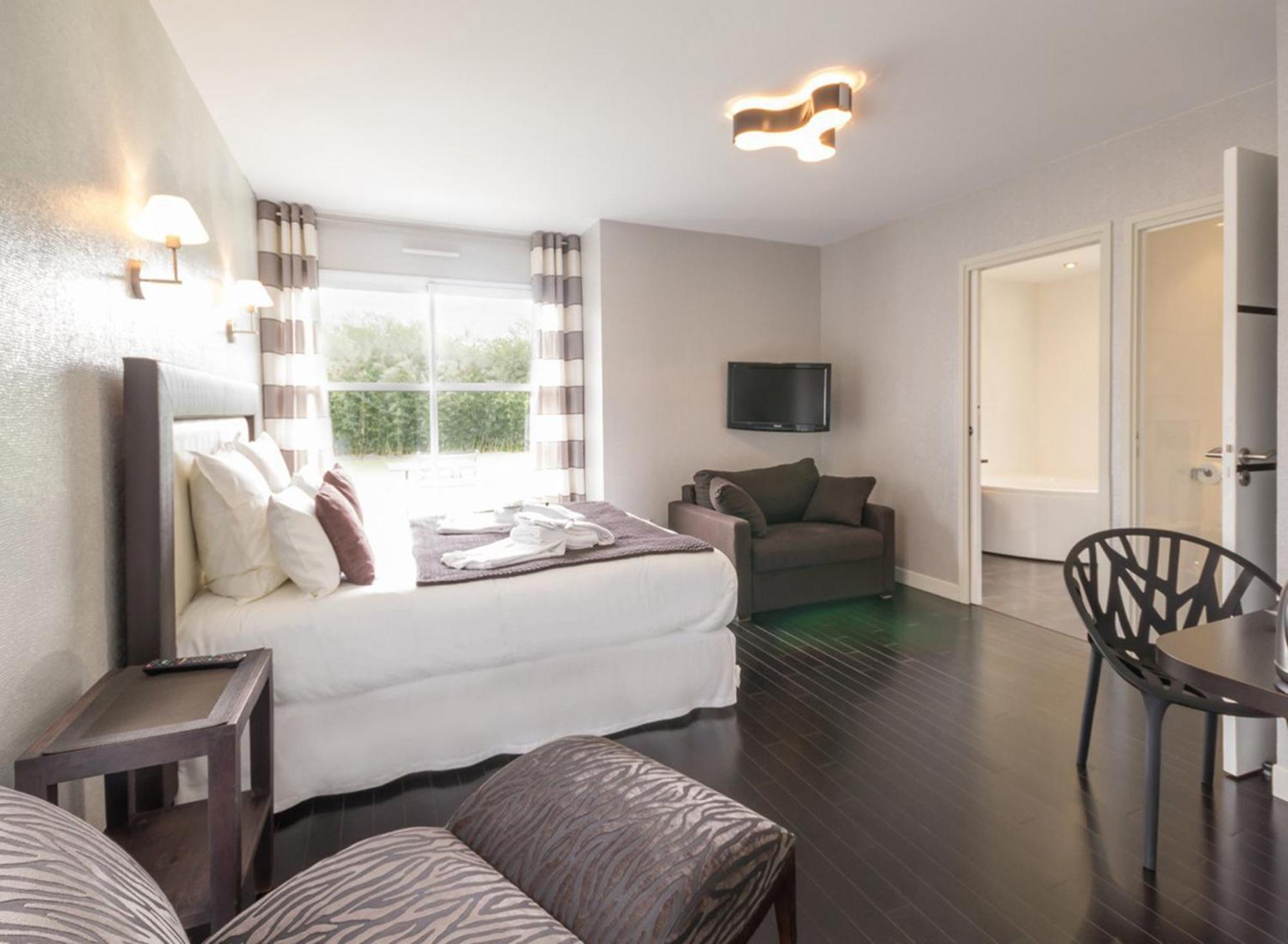 Au Pre Carre Hotel Plumergat Bagian luar foto